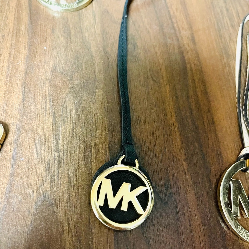 Michael Kors purse charms - Picture 10 of 12